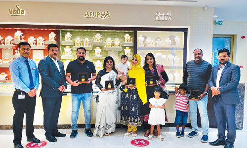 ഗൾഫ് മാധ്യമം-ജോയ് ആലുക്കാസ് വിജയികൾക്ക് സ്വർണനാണയം വിതരണം ചെയ്തു