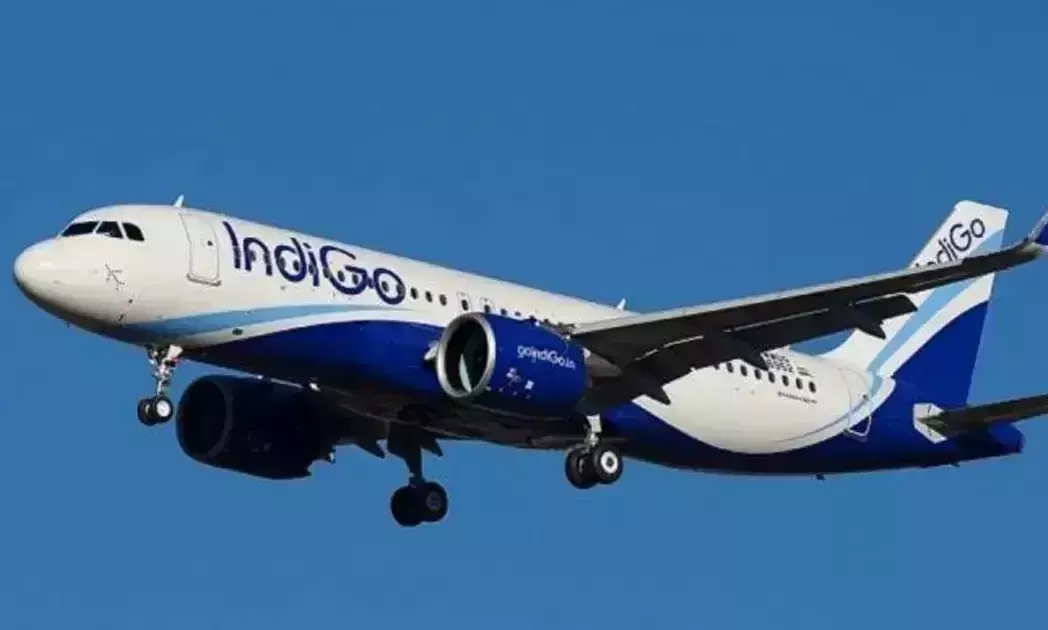 ശമ്പളം വെട്ടിക്കുറച്ചതിനെതിരെ സമരത്തിനൊരുങ്ങിയ പൈലറ്റുമാർക്ക് സസ്‍പെൻഷൻ