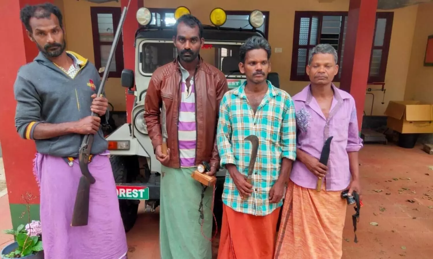 നാടന്‍ തോക്ക് സഹിതം നായാട്ട് സംഘം പിടിയിൽ