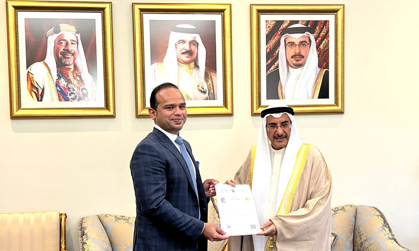 അദീബ് അഹമ്മദിന് ബഹ്റൈൻ ഗോൾഡൻ വിസ അദീബ് അഹമ്മദിന് ബഹ്റൈൻ ഗോൾഡൻ വിസ