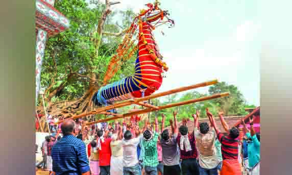 kavalappara aryankavu pooram
