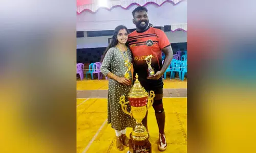 കതിർമണ്ഡപത്തിൽനിന്ന് കബഡി കോർട്ടിലേക്ക്