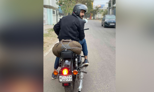 ബുള്ളറ്റിൽ നേപ്പാളിലെത്തി ഫായിസ്