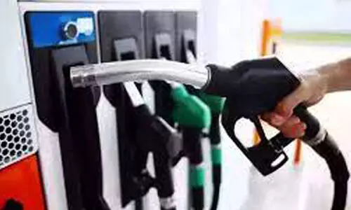 പെട്രോൾ പമ്പുകളിൽ അളവിൽ കൃത്രിമം നടക്കുന്നെന്ന് മന്ത്രി