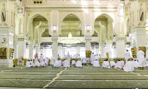 മ​ക്ക ഹ​റ​മി​ൽ പു​തി​യ പ​ര​വ​താ​നി​ക​ൾ