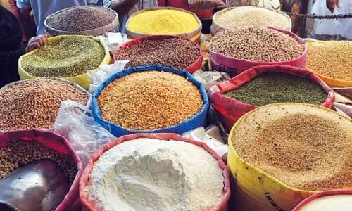 മ​ന്ത്രി​സ​ഭ യോ​ഗം: ഭ​ക്ഷ്യ​സാ​ധ​ന​ങ്ങ​ളു​ടെ ല​ഭ്യ​ത​ ഉ​റ​പ്പാ​ക്കാ​ൻ ന​ട​പ​ടി