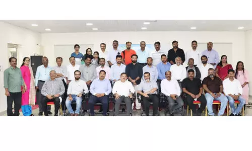 ഡോ. ​ഇ​ദ്രീ​സി​ന്​ സ്വീ​ക​ര​ണം ന​ൽ​കി