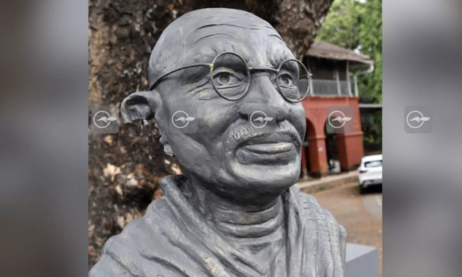 gandhi statue