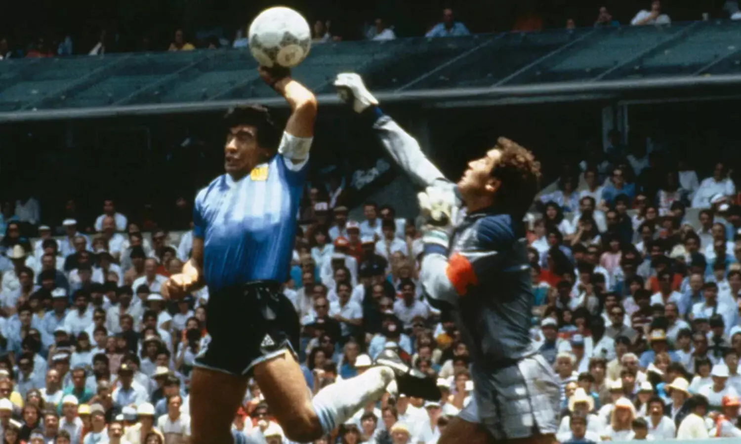 ദൈവത്തിന്റെ കൈ പതിഞ്ഞ കുപ്പായം വിൽപനക്ക്