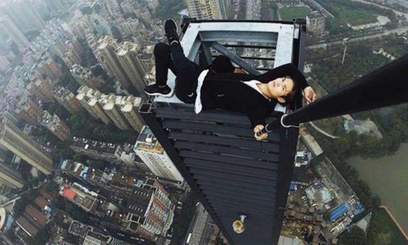 വൈറൽ മോഹത്തിൽ വഴുതി വീഴുന്നവർ വൈറൽ മോഹത്തിൽ വഴുതി വീഴുന്നവർ