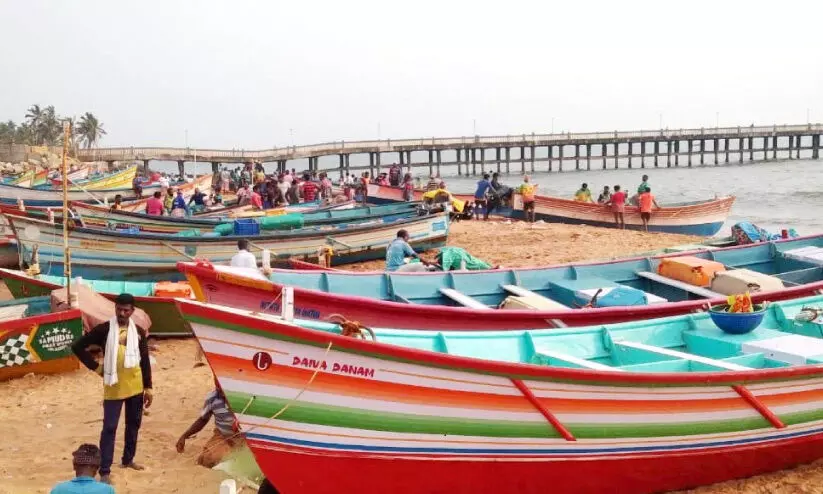 മണ്ണെണ്ണ വില വർധന; പ്രതിസന്ധിയുടെ കടലിൽ മത്സ്യത്തൊഴിലാളികള്‍