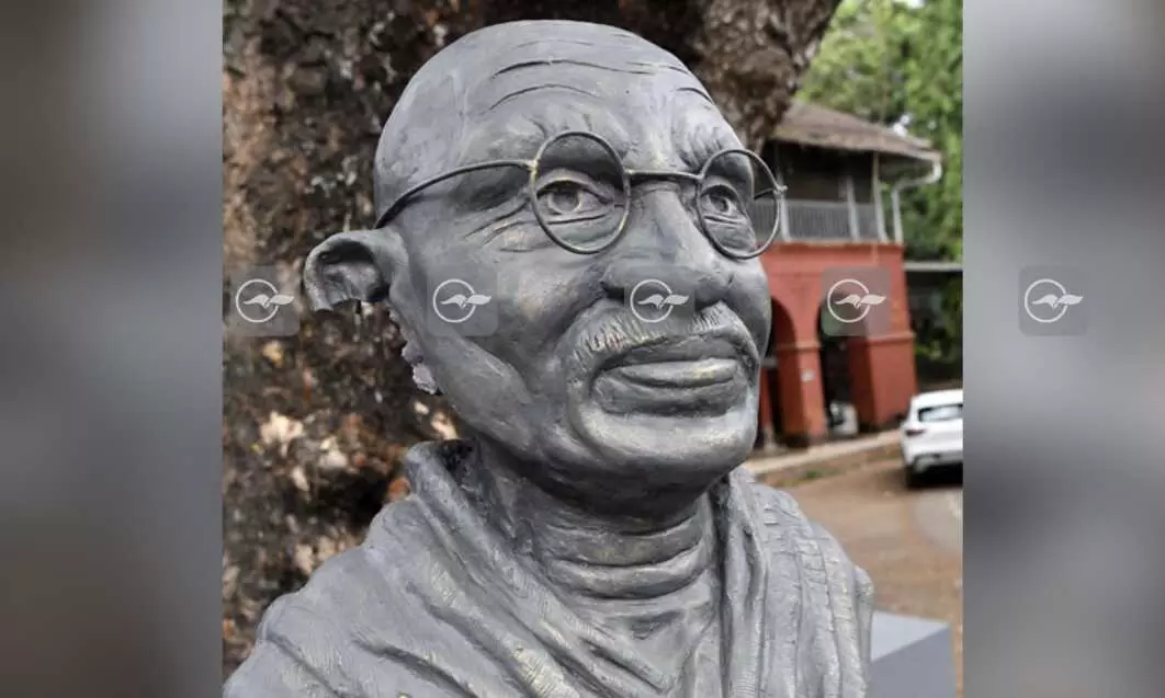 gandhi statue