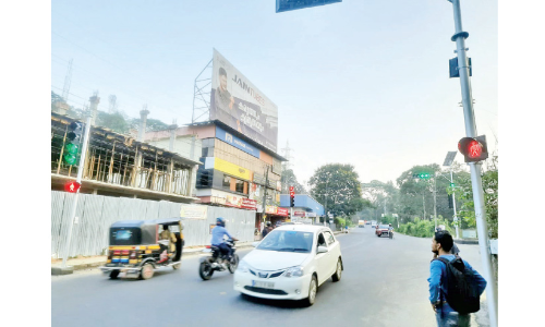 ഗതാഗതക്കുരുക്കിന് പരിഹാരം; കൈനാട്ടിയിൽ ട്രാഫിക് സിഗ്നൽ തെളിയുന്നു