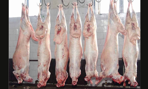 ആ​ട്ടി​റ​ച്ചി വി​ല ക്ര​മാ​തീ​ത​മാ​യി വ​ർ​ധി​ച്ച​താ​യി പ​രാ​തി