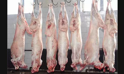 ആ​ട്ടി​റ​ച്ചി വി​ല ക്ര​മാ​തീ​ത​മാ​യി വ​ർ​ധി​ച്ച​താ​യി പ​രാ​തി