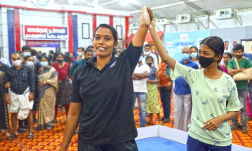 യന്ത്രത്തോക്ക് മുതൽ മൊബൈൽ ആപ് വരെ...