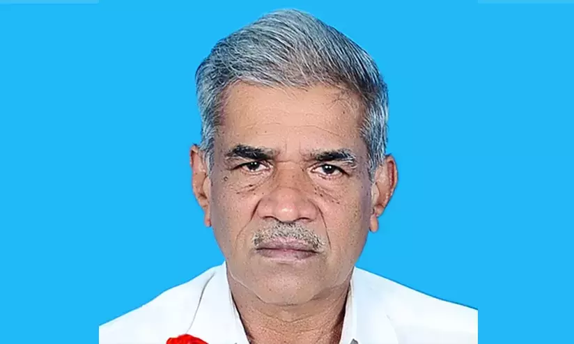 സ്കൂട്ടർ യാത്രക്കിടെ ഷോക്കേറ്റ് കോൺഗ്രസ് നേതാവ് മരിച്ചു