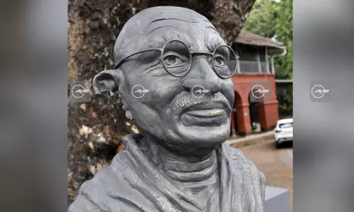 gandhi statue