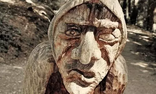 മ​ന്ത്ര​വാ​ദി​നി​ക​ളു​ടെ കു​ന്ന്