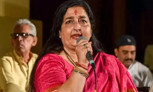 മുസ്ലിം രാജ്യങ്ങൾപോലും ഉച്ചഭാഷിണിയിൽ ബാങ്ക് വിളിക്കാറില്ലെന്ന് ഗായിക അനുരാധ പൗഡ്വാൾ