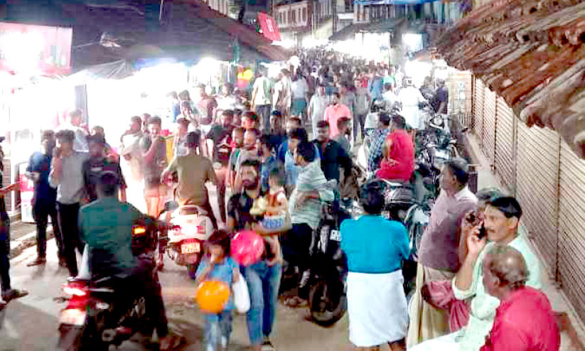 റമദാൻരാവുകൾ പകലാക്കി കോതിബസാർ റമദാൻരാവുകൾ പകലാക്കി കോതിബസാർ