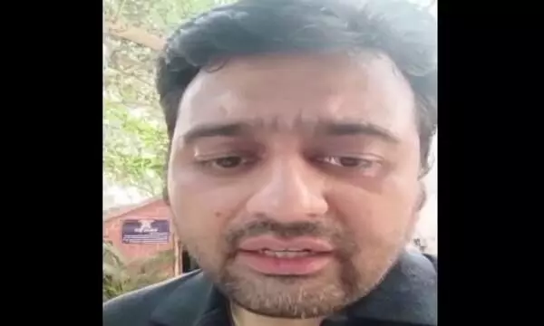 ദി കശ്മീർ ഫയൽസ് സിനിമ ചർച്ചയിൽ പങ്കെടുക്കാനെത്തിയ പണ്ഡിറ്റുകളെ പൊലീസ് തടഞ്ഞെന്ന് ദി കശ്മീർ ഫയൽസ് സിനിമ ചർച്ചയിൽ പങ്കെടുക്കാനെത്തിയ പണ്ഡിറ്റുകളെ പൊലീസ് തടഞ്ഞെന്ന്