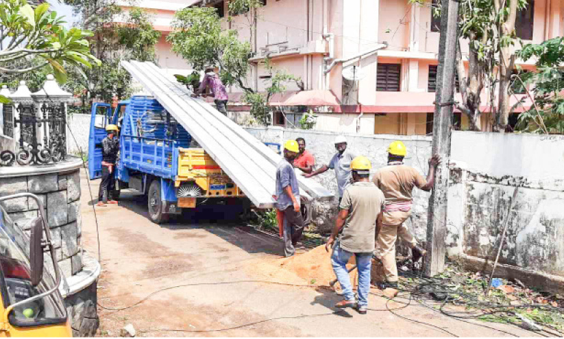 ജീവനക്കാർ മുന്നിട്ടിറങ്ങി; അതിവേഗം വൈദ്യുതിയെത്തി ജീവനക്കാർ മുന്നിട്ടിറങ്ങി; അതിവേഗം വൈദ്യുതിയെത്തി
