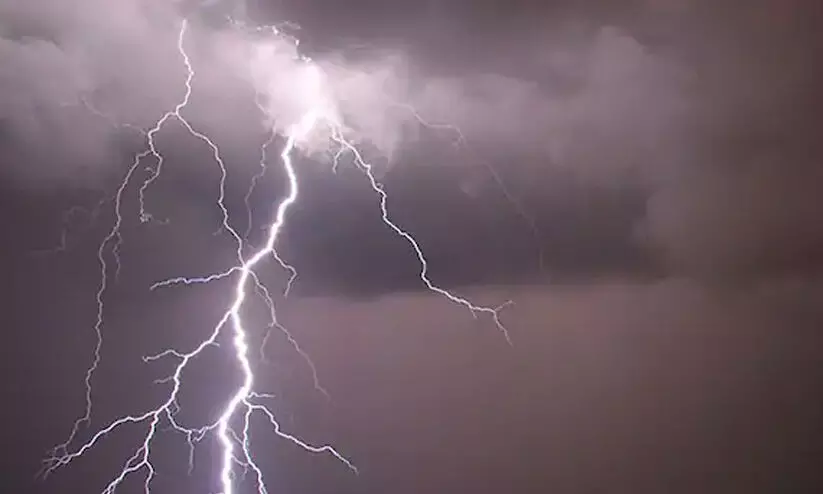 കണ്ണൂരിൽ 50കാരൻ മിന്നലേറ്റ്  മരിച്ചു