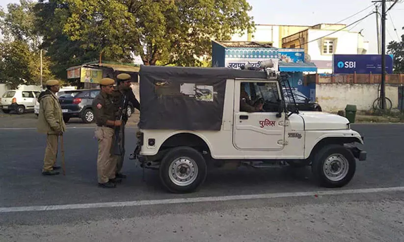 ലൈംഗിക ബന്ധത്തിന് വിസമ്മതിച്ചു; സഹപാഠികൾ വിദ്യാർഥിനിക്ക് വിഷം നൽകി കൊന്നു ലൈംഗിക ബന്ധത്തിന് വിസമ്മതിച്ചു; സഹപാഠികൾ വിദ്യാർഥിനിക്ക് വിഷം നൽകി കൊന്നു