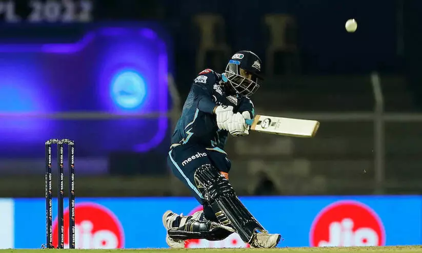 അവസാന രണ്ട് പന്തും സിക്സർ പറത്തി തെവാട്ടിയ; ഗുജറാത്തിന് 6 വിക്കറ്റ് ജയം