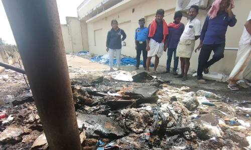 നാലാംനിലയിൽ തീയാളി; മിഠായി തെരുവിലും  പരിസരത്തും പരിഭ്രാന്തി