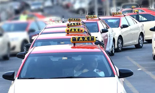 ദുബൈ ടാക്സികളെ കുറിച്ച് പരാതി കുറഞ്ഞു ദുബൈ ടാക്സികളെ കുറിച്ച് പരാതി കുറഞ്ഞു