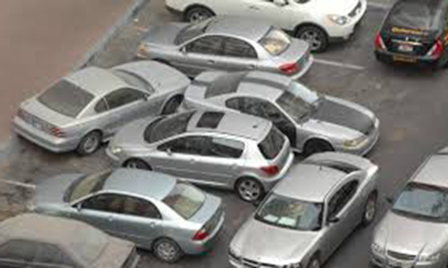 പള്ളികൾക്കു സമീപം അനധികൃത പാർക്കിങ്