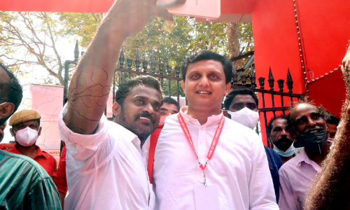 എല്ലാ വഴികളും കണ്ണൂരിലേക്ക്