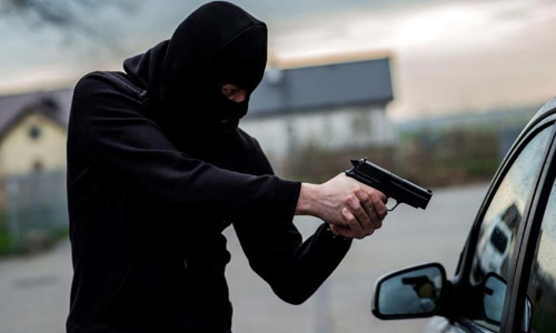 കാറും ഡ്രൈവറെയും തട്ടിക്കൊണ്ടുപോയ കേസിൽ ഒരാൾ പിടിയിൽ