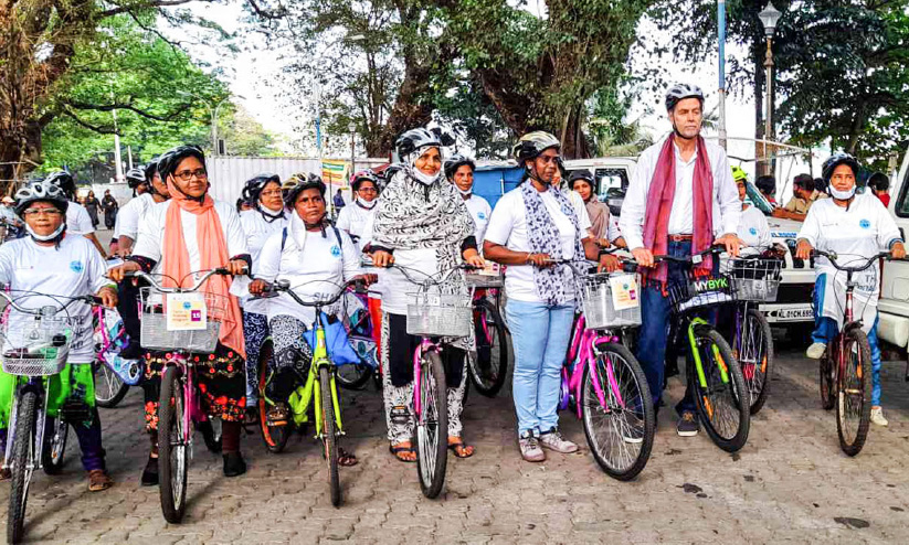 കുടുംബശ്രീ പ്രവർത്തകരെ അഭിനന്ദിക്കാൻ ജർമൻ അംബാസഡറെത്തി കുടുംബശ്രീ പ്രവർത്തകരെ അഭിനന്ദിക്കാൻ ജർമൻ അംബാസഡറെത്തി