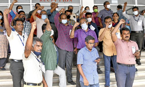 വൈദ്യുതി ബോർഡ് പോര്: ചർച്ചക്ക് മന്ത്രി