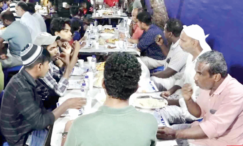 നാടിന്റെ ഐക്യം ഊട്ടിയുറപ്പിച്ച് ക്ഷേത്രകമ്മിറ്റിയുടെ സമൂഹ നോമ്പുതുറ