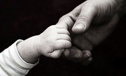 കുഞ്ഞിനെ വേണമെന്ന് യുവതിയുടെ ഹരജി; ജീവപര്യന്തം തടവുശിക്ഷ അനുഭവിക്കുന്ന ഭർത്താവിന് 15 ദിവസത്തെ പരോൾ നൽകി കോടതി