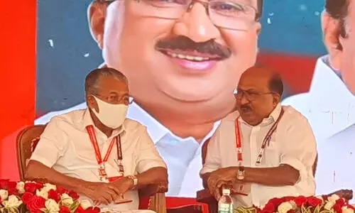 kv thomas and pinarayi vijayan