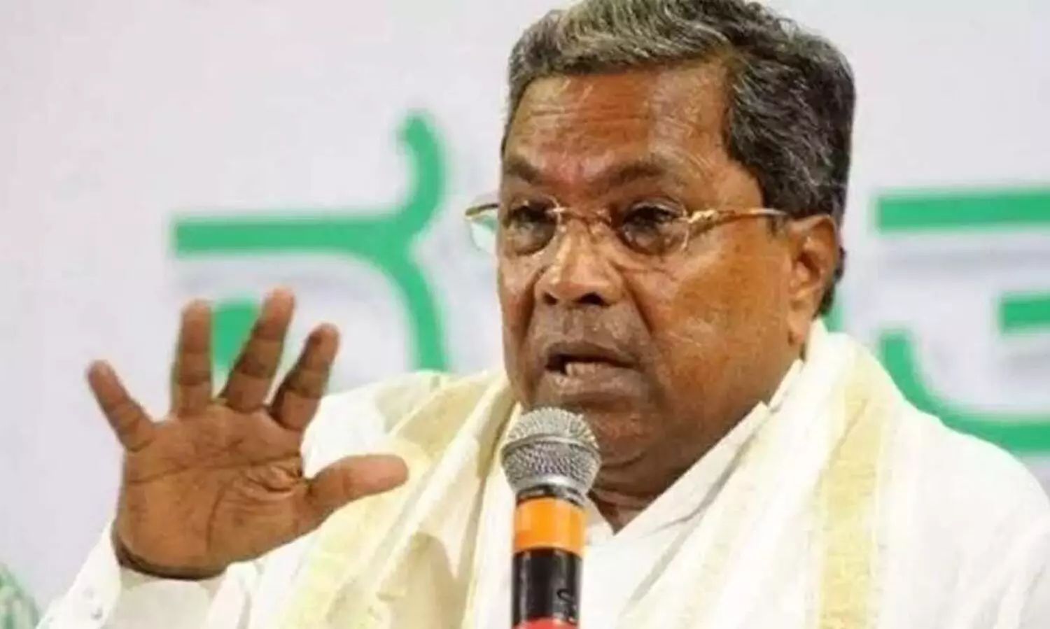 കർണാടകയിലെ ക്രമസമാധാനം മുഖ്യമന്ത്രി സംഘപരിവാറിന് തീറെഴുതി നൽകിയെന്ന് സിദ്ധരാമയ്യ