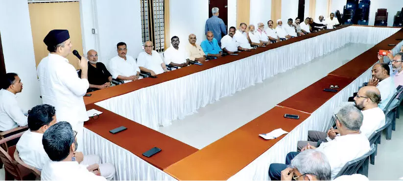 Facing the fascist threat together Munawwarli Shihab Thangal Facing the fascist threat together Munawwarli Shihab Thangal