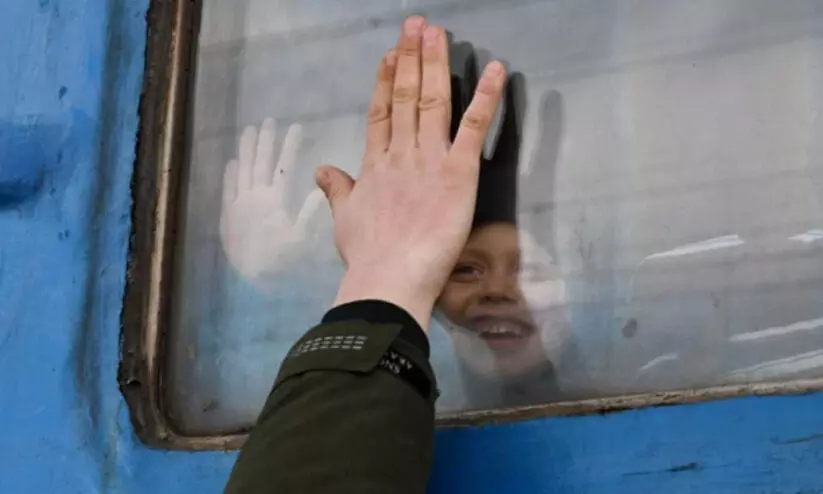 അമ്മേ, സ്വർഗത്തിൽ കണ്ടുമുട്ടാം: യുദ്ധത്തിൽ കൊല്ലപ്പെട്ട അമ്മക്ക് ഒമ്പത് വയസുകാരിയുടെ കത്ത് അമ്മേ, സ്വർഗത്തിൽ കണ്ടുമുട്ടാം: യുദ്ധത്തിൽ കൊല്ലപ്പെട്ട അമ്മക്ക് ഒമ്പത് വയസുകാരിയുടെ കത്ത്