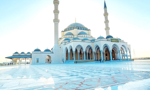 ഷാർജയുടെ മൊഞ്ചിരട്ടിപ്പിച്ച് ഷാർജ മസ്ജിദ്