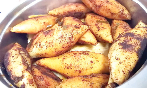 ചി​ക്ക​ൻ ക​ൽ​മാ​സ്