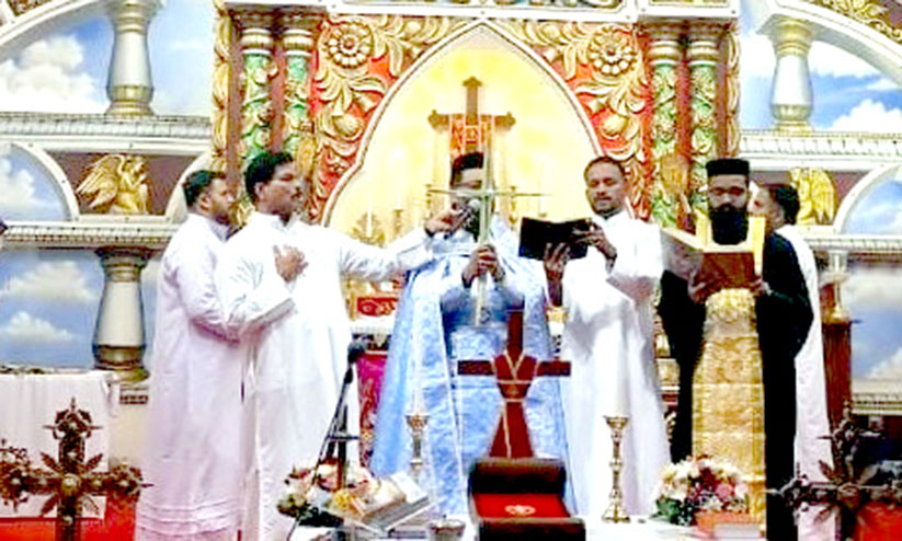 സെന്റ് പീറ്റേഴ്സ് പള്ളിയിൽ ഹാശാ ശുശ്രൂഷകൾക്ക് തുടക്കമായി സെന്റ് പീറ്റേഴ്സ് പള്ളിയിൽ ഹാശാ ശുശ്രൂഷകൾക്ക് തുടക്കമായി