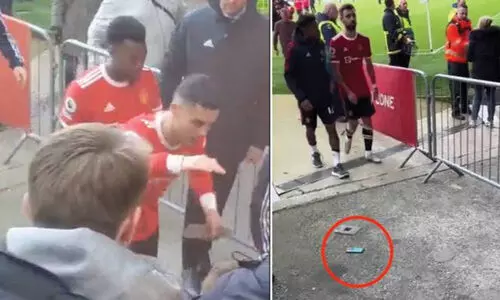 cristiano smashing phone