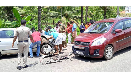 പൂയപ്പള്ളിയിൽ കാറുകൾ കൂട്ടിയിടിച്ച് അഞ്ചുപേർക്ക് പരിക്ക്
