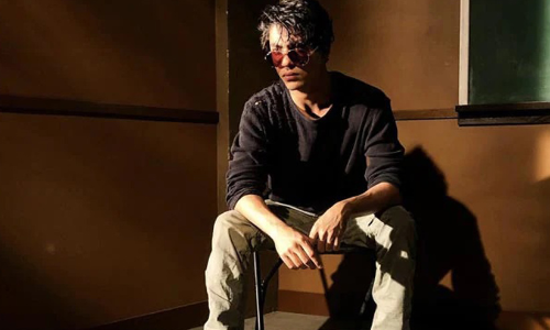 സിനിമ സംവിധാന മേഖലയിലേക്ക് ചുവടുവെക്കാനൊരുങ്ങി ആര്യൻ ഖാൻ