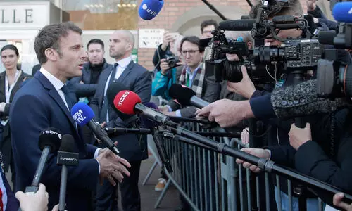 ഫ്രഞ്ച് പ്രസിഡന്റ് തെരഞ്ഞെടുപ്പ്: രണ്ടാം ഘട്ടത്തിൽ മാക്രോൺ- ലി പെൻ നേരങ്കം